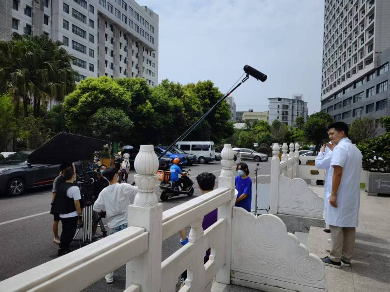 大观区广告片拍摄公司低成本实现高规格制作的诀窍